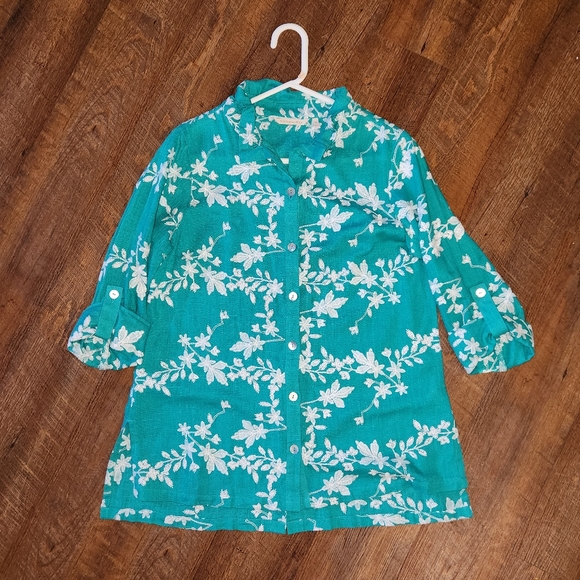 SOFT SURROUNDINGS Embroidered Isla Verde Linen Blend Button-Up Shirt BACK DETAIL - Picture 2 of 12